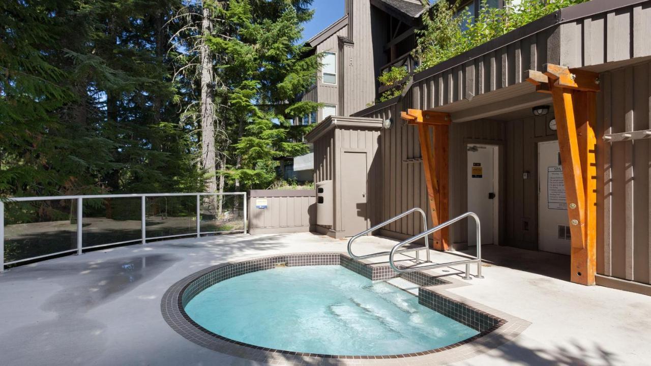Painted Cliff 11 | Dog Friendly! Ski-In Ski-Out Benchlands Townhome W/ Hot Tub & Fireplace Whistler Exterior photo